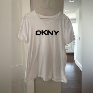 DKNY Women’s tshirt, large